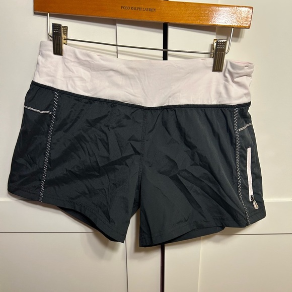 Lululemon speed shorts size 6 - Picture 2 of 2
